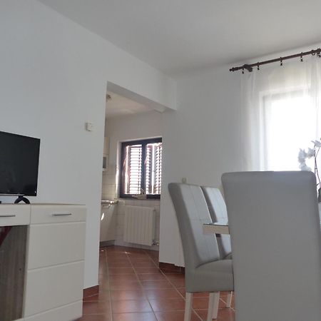 Charming Apartments In Pula Exterior foto