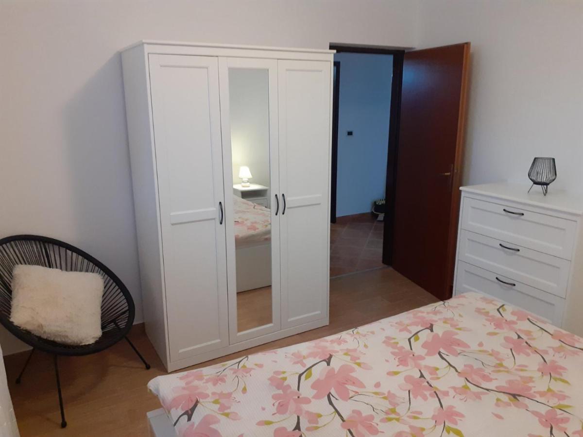 Charming Apartments In Pula Exterior foto