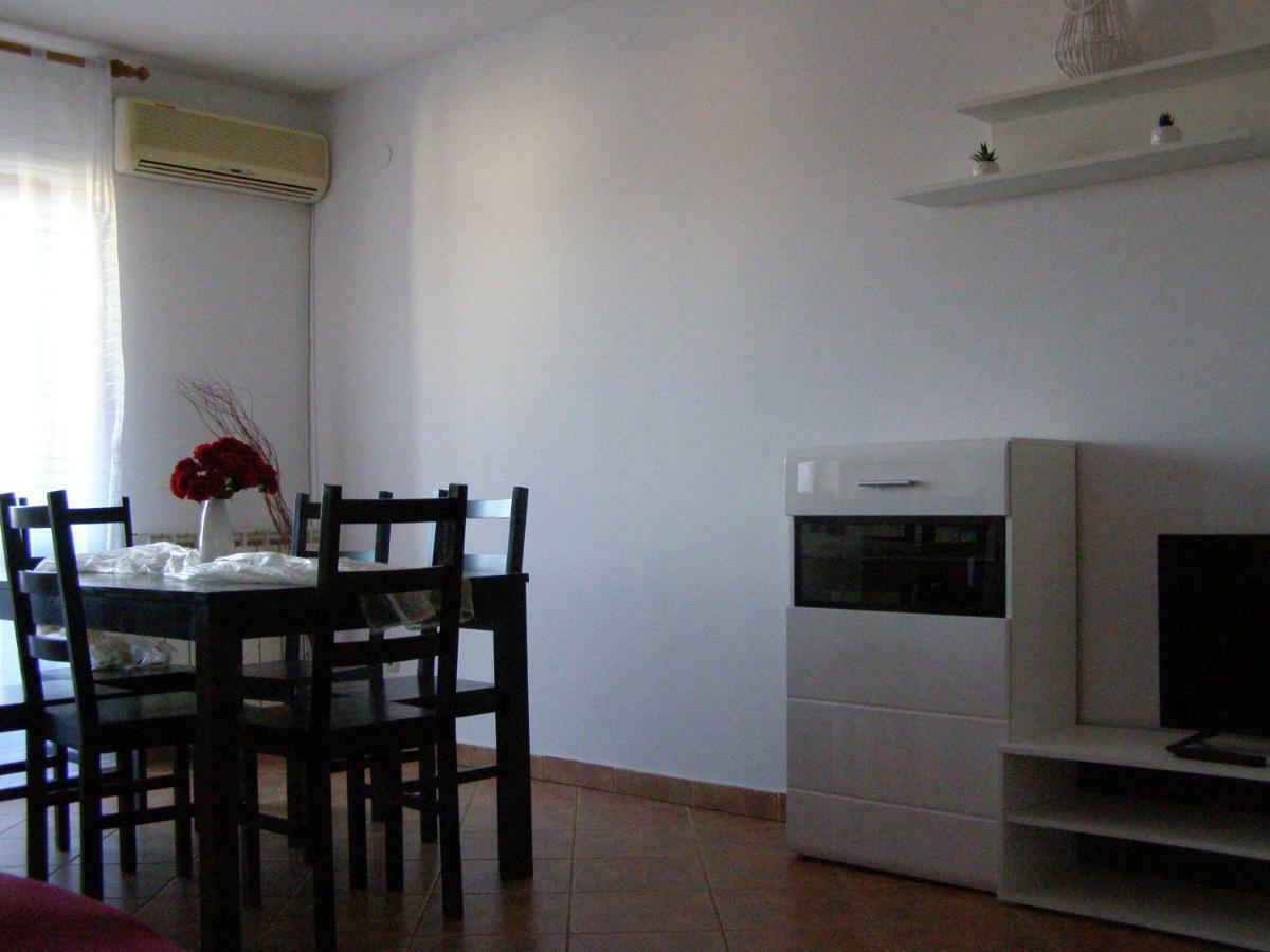 Charming Apartments In Pula Exterior foto